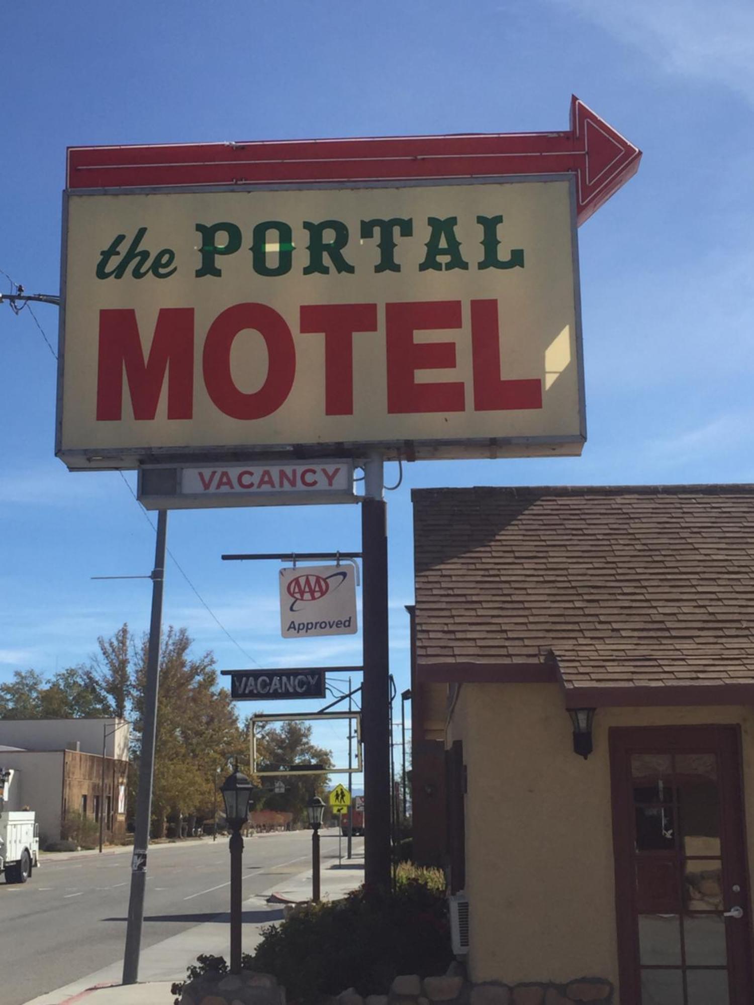 Portal Motel Лон-Пайн Екстер'єр фото